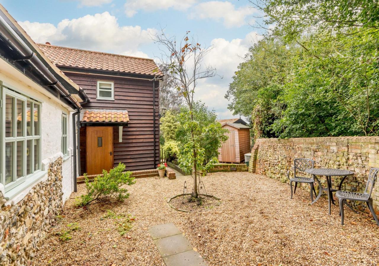 Wisteria Cottage Snape  Екстериор снимка